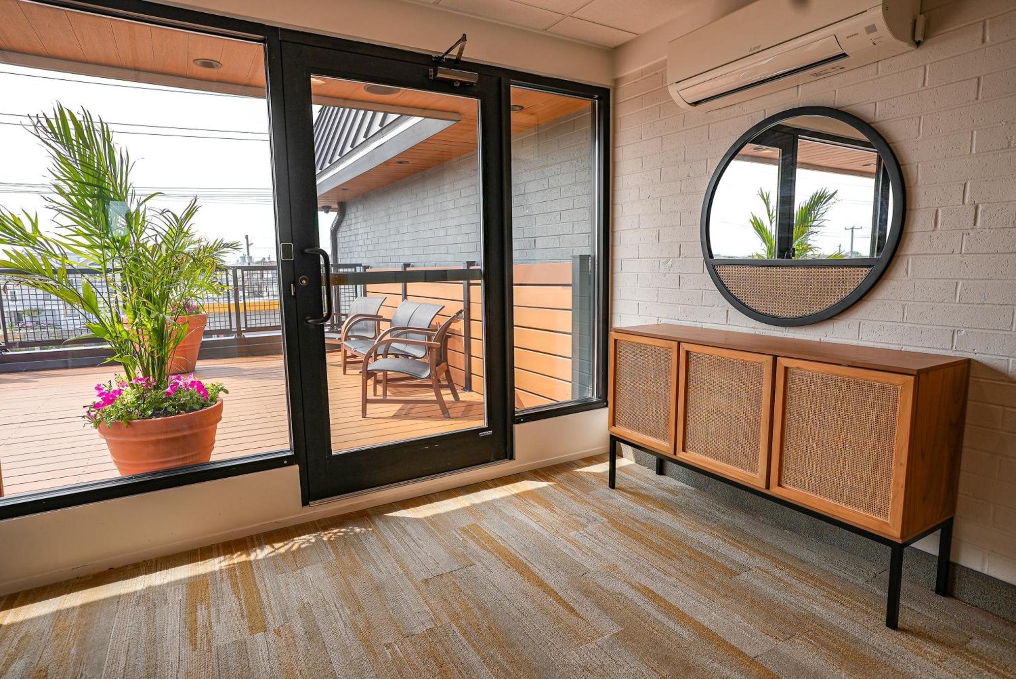 The Boulevard Hotel Beach Haven Esterno foto