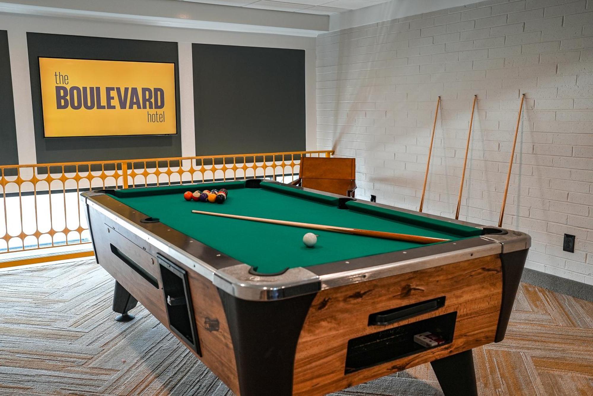 The Boulevard Hotel Beach Haven Esterno foto